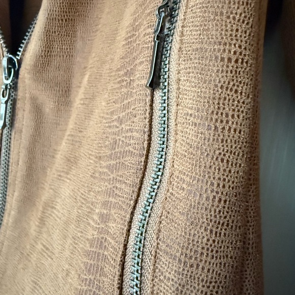 Jacket - Picture 3 of 8